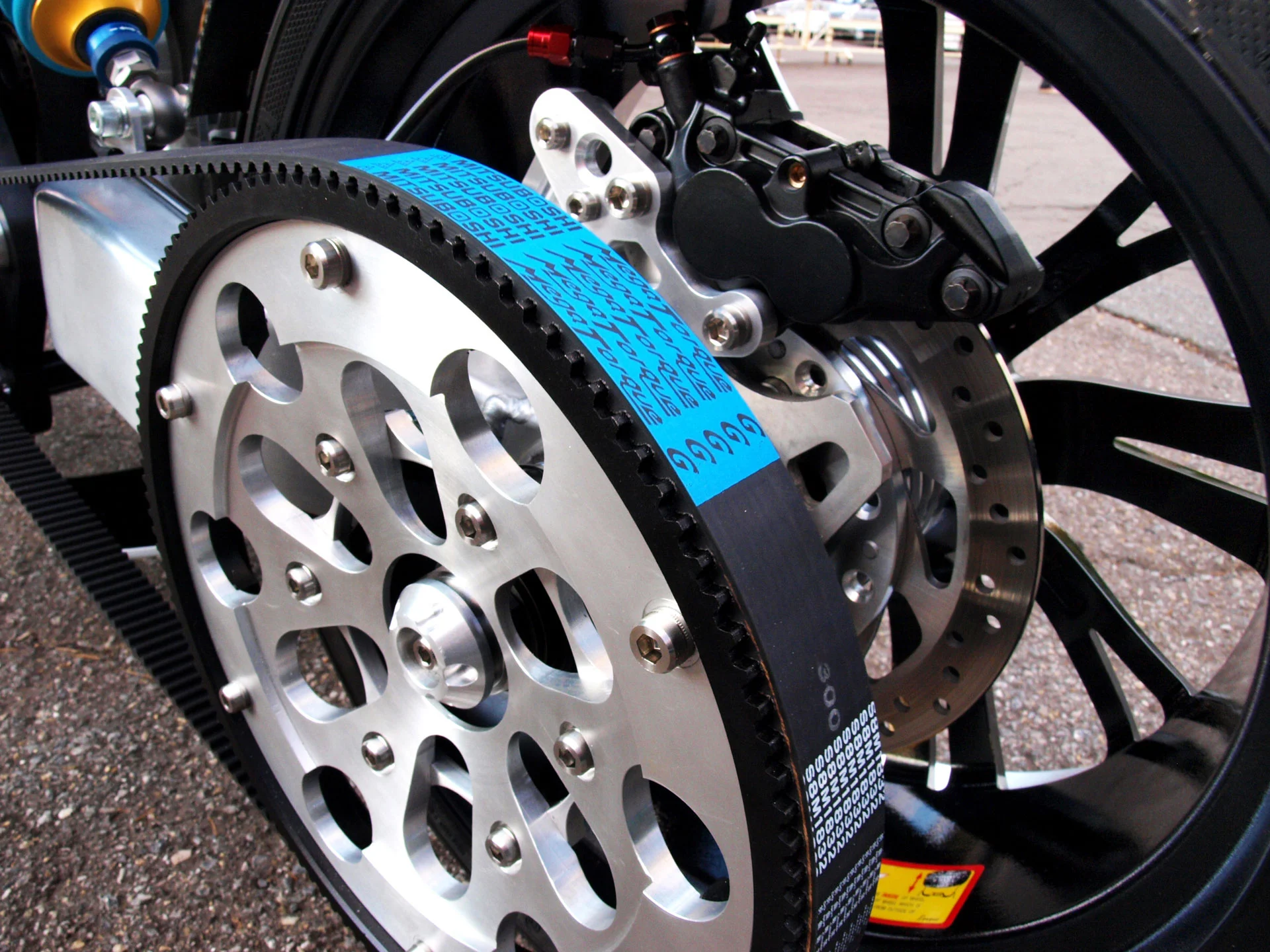 zecOO electric motorcycle - belt drive