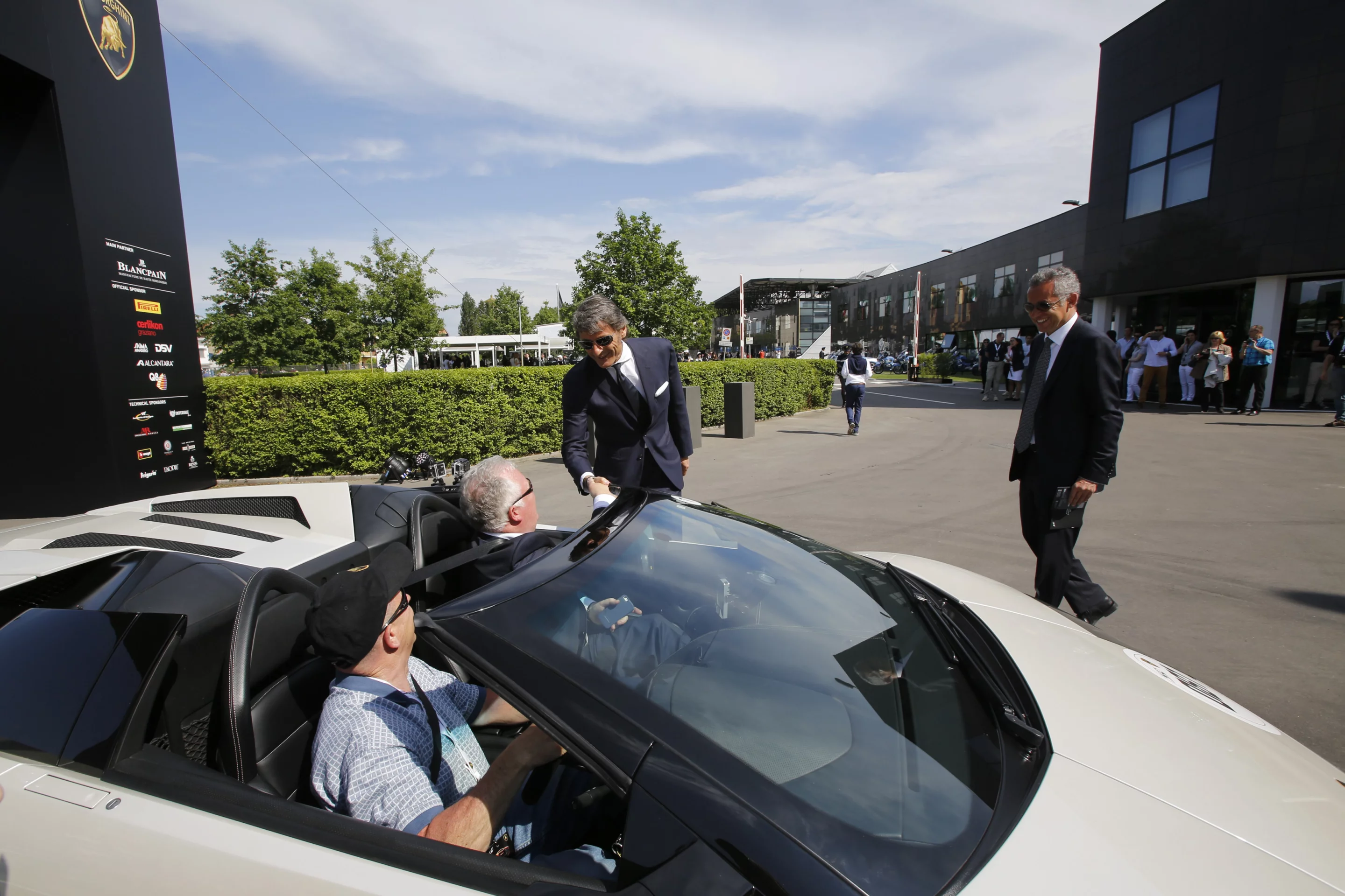 The Lamborghini 50th Anniversary Grande Giro traveled 745 miles (1,200 km) through Italy