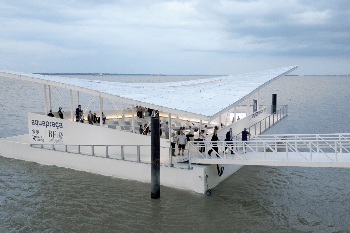 Floating pavilion that rises with the river tides opens in Brazil