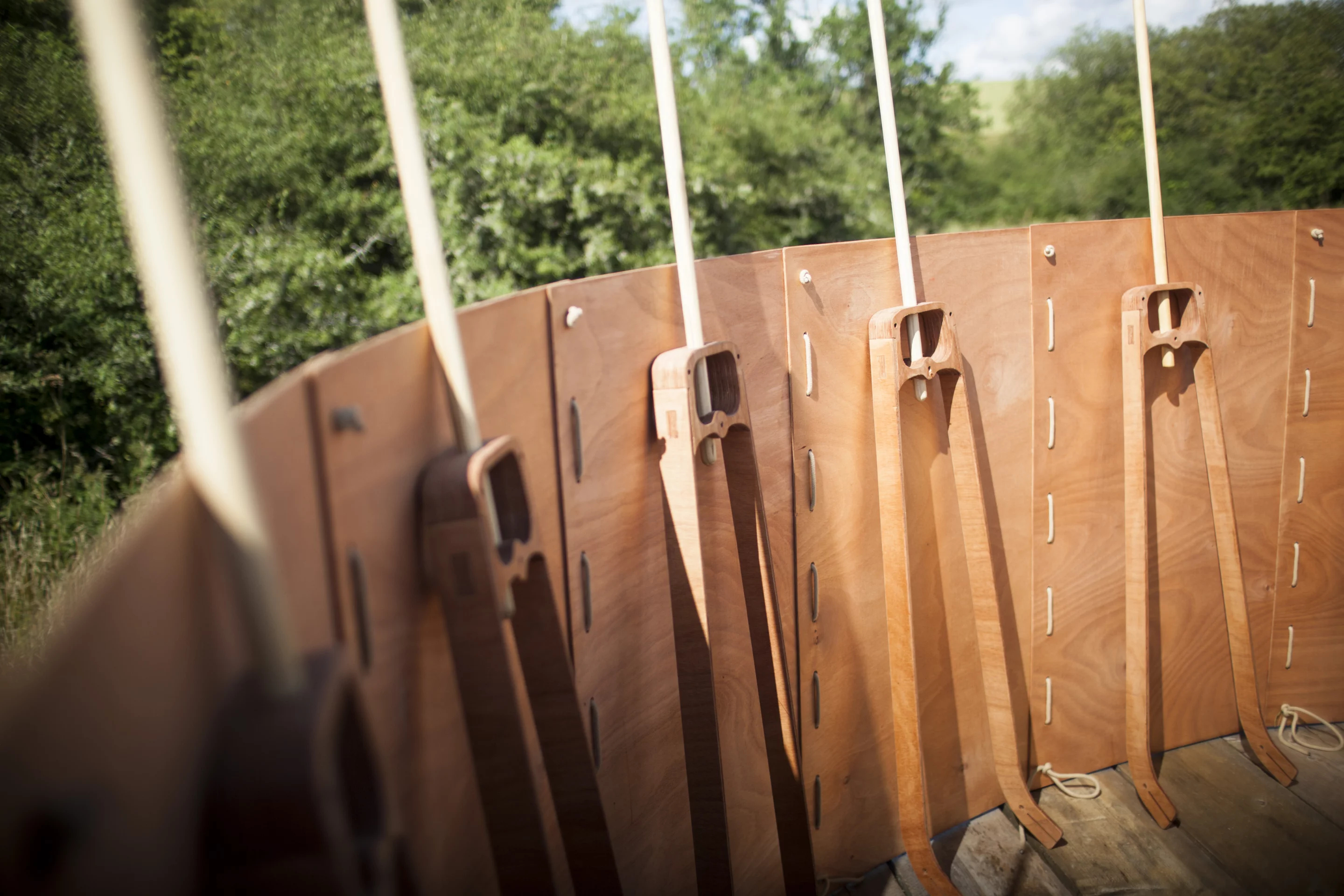 It can be assembled in a few hours by a team of three people without any tools