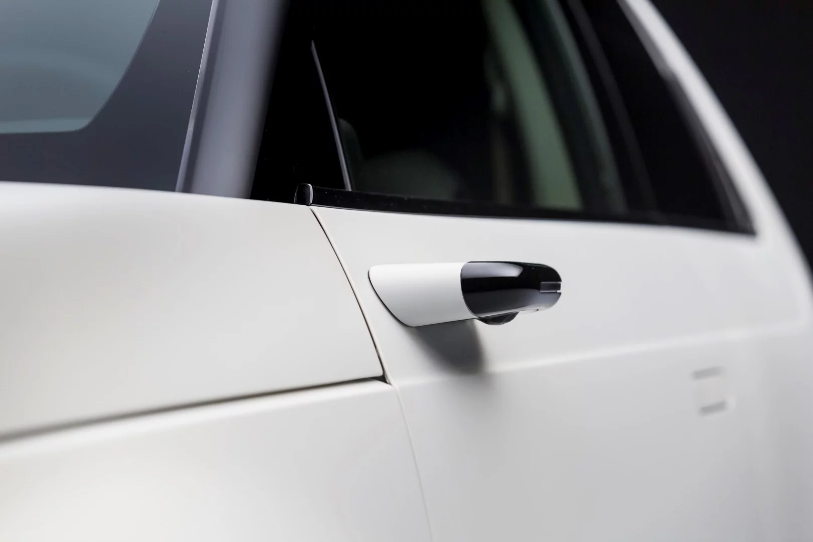 Honda's Side Camera Mirror System will come as standard on the e