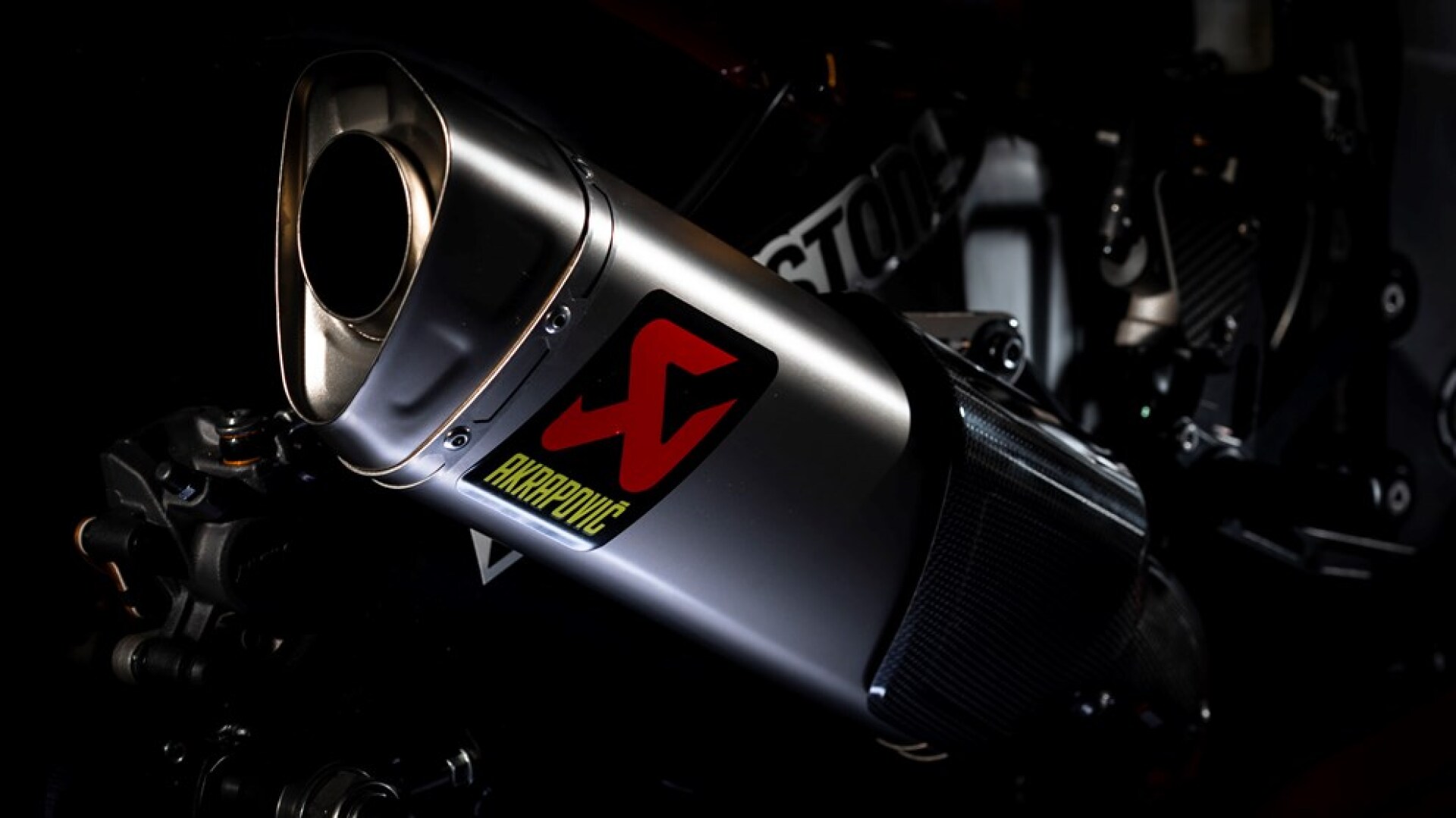 gytr exhaust r1