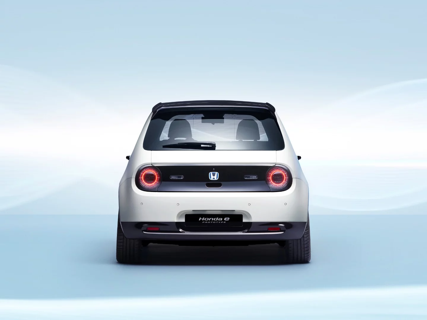 The Honda e's simple, clean design and charming early Civic-like looks make it tailor-made for city getabout duties