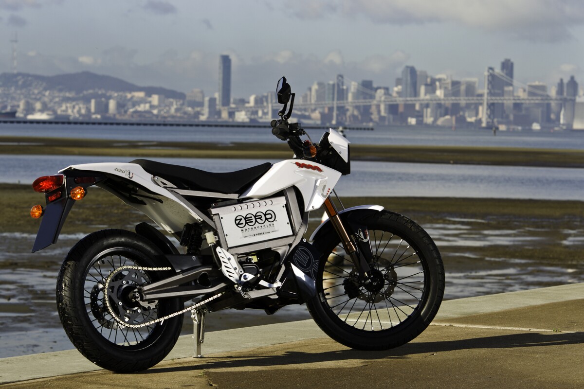 The Zero Xu Electric Commuter Motorcycle With A Removable Battery Pack The Zero Xu Electric Commuter Motorcycle With A Removable Battery Pack