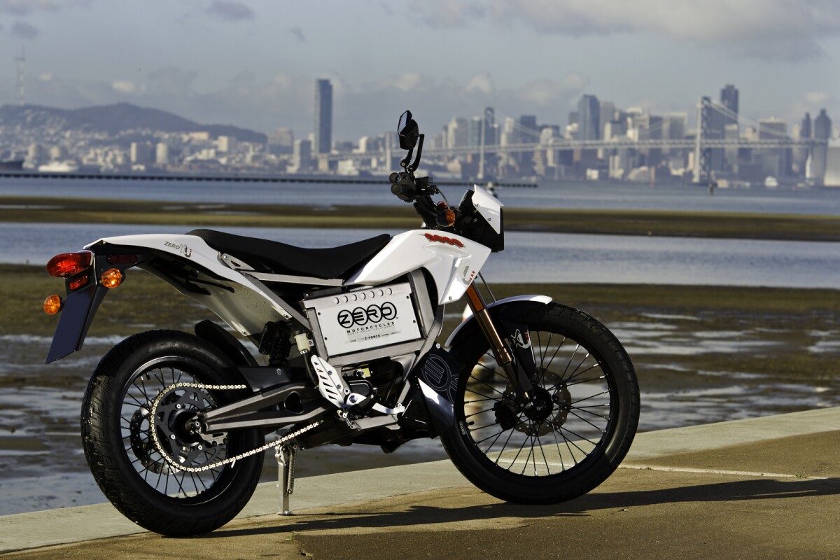 The Zero Xu Electric Commuter Motorcycle With A Removable Battery Pack