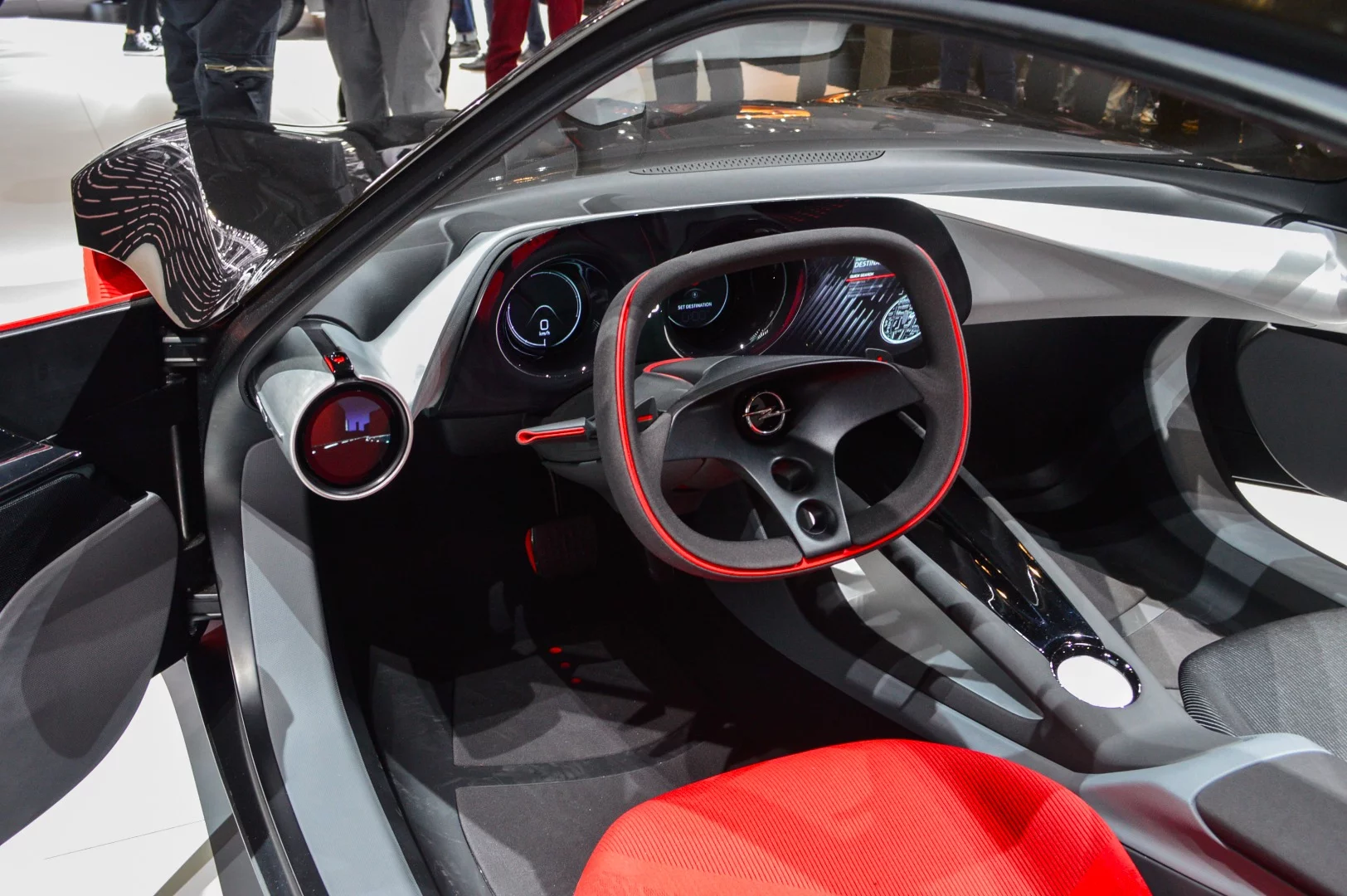 Vauxhall/Opel actually issued a separate press release dedicated to the buttonless, voice/touch-controlled digitized interior