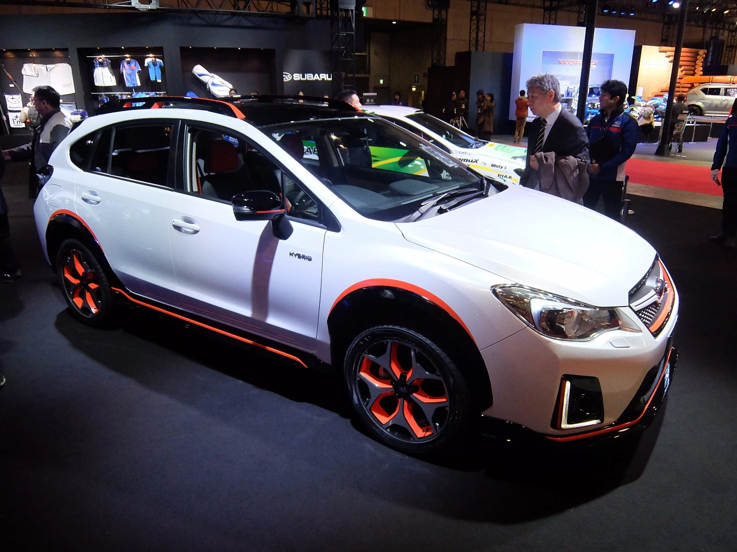 The XV HYBRID STI concept features a 150 ps gasoline engine mated to a 10 kw electric motor, with power going to all four wheels