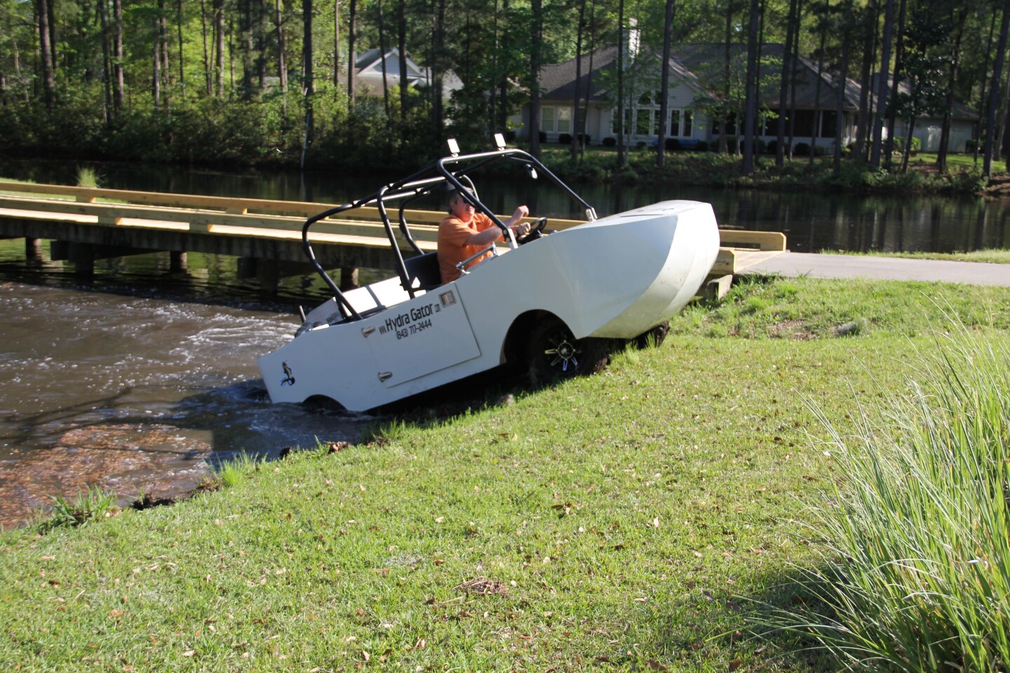 Hydra Gator Us 60 000 Diesel Electric Hybrid Amphibious Vehicle Surfaces The vehicle can seat four people and has a 500 hp engine in the standard model making it strong enough to pull water skiers. hydra gator us 60 000 diesel electric