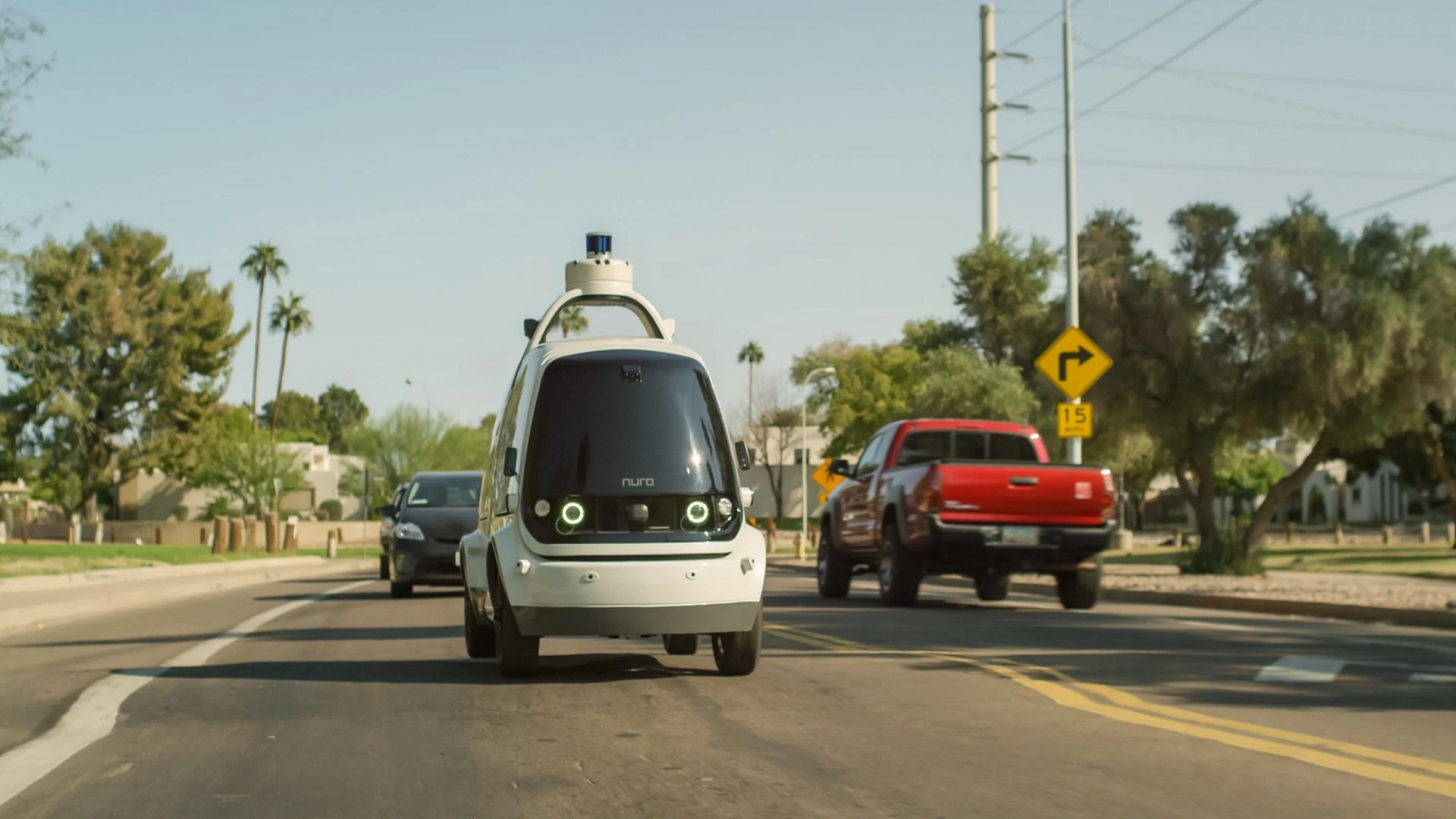 Nuro's R1 self-driving electric delivery pod has made the first completely unmanned grocery deliveries in Scottsdale, Arizona