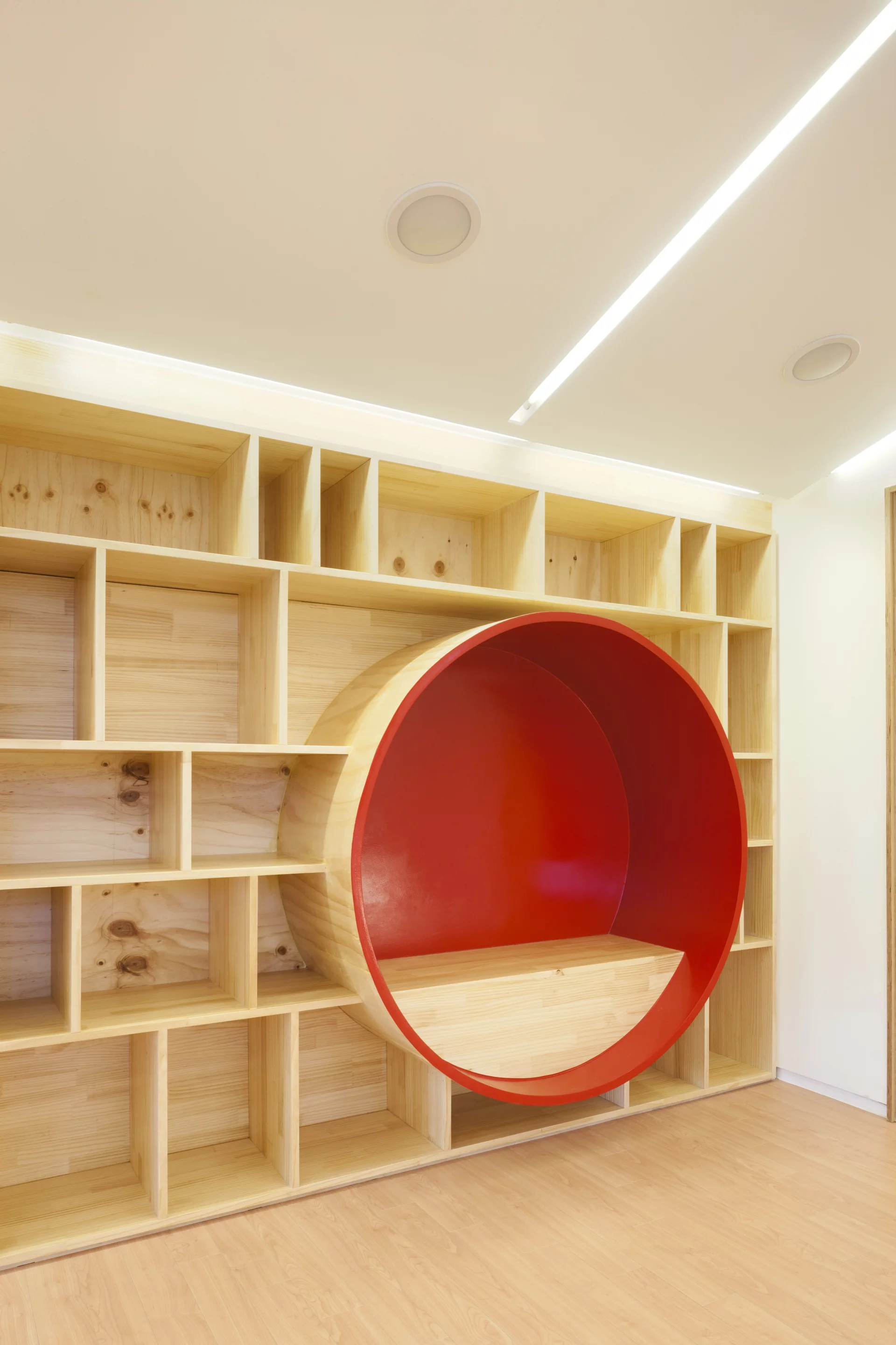 The top floor is given over to play (Photo: Namgoong Sun)