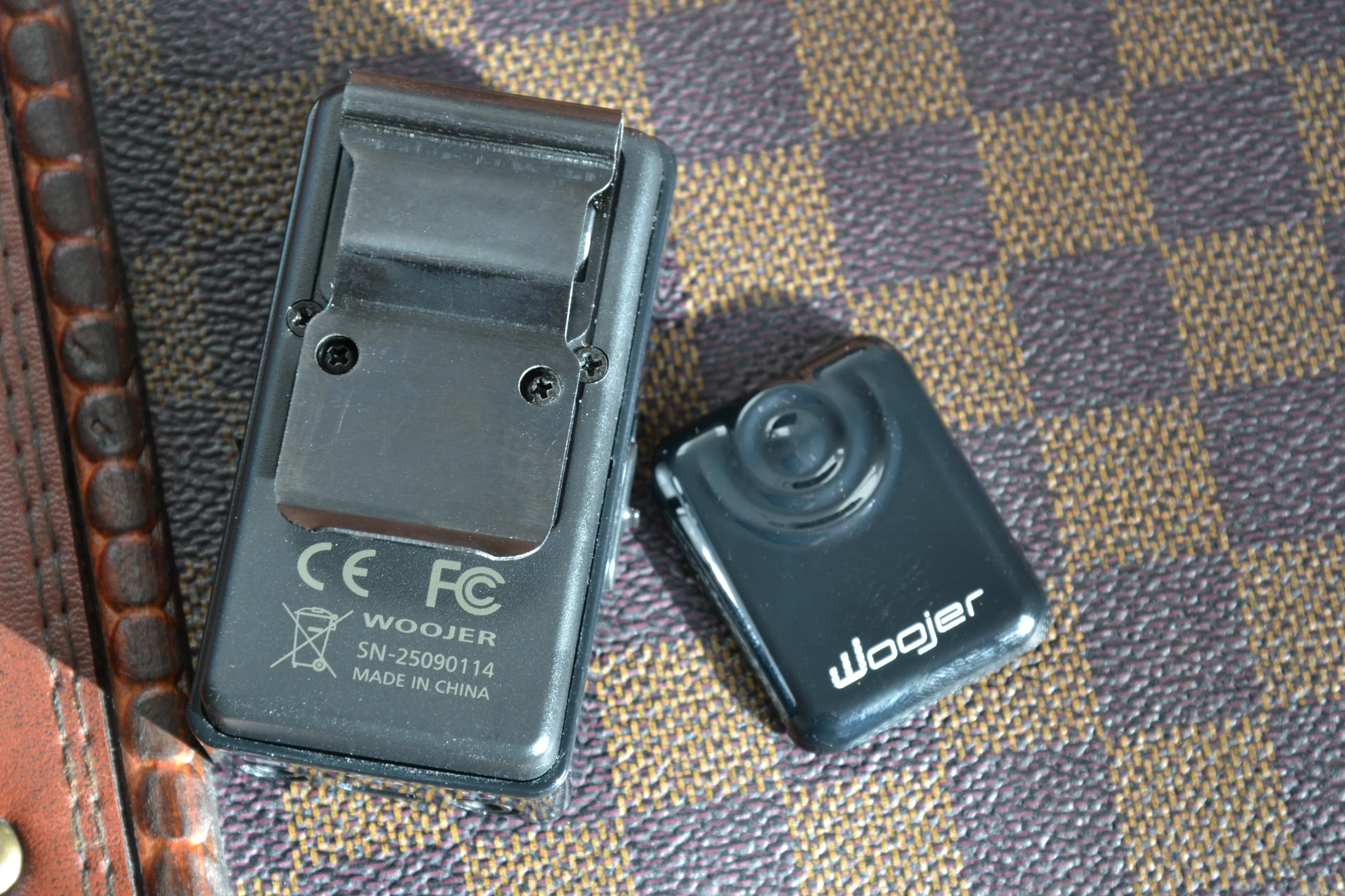 Rear view of the Woojer showing metallic belt clip and detachable magnet (Photo: Paul Ridden/Gizmag)