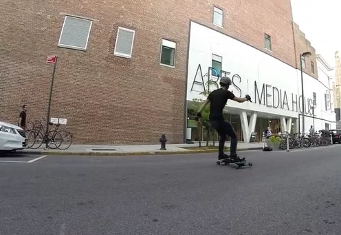 The skater can do quick spins thanks to the electric-powered Leif design