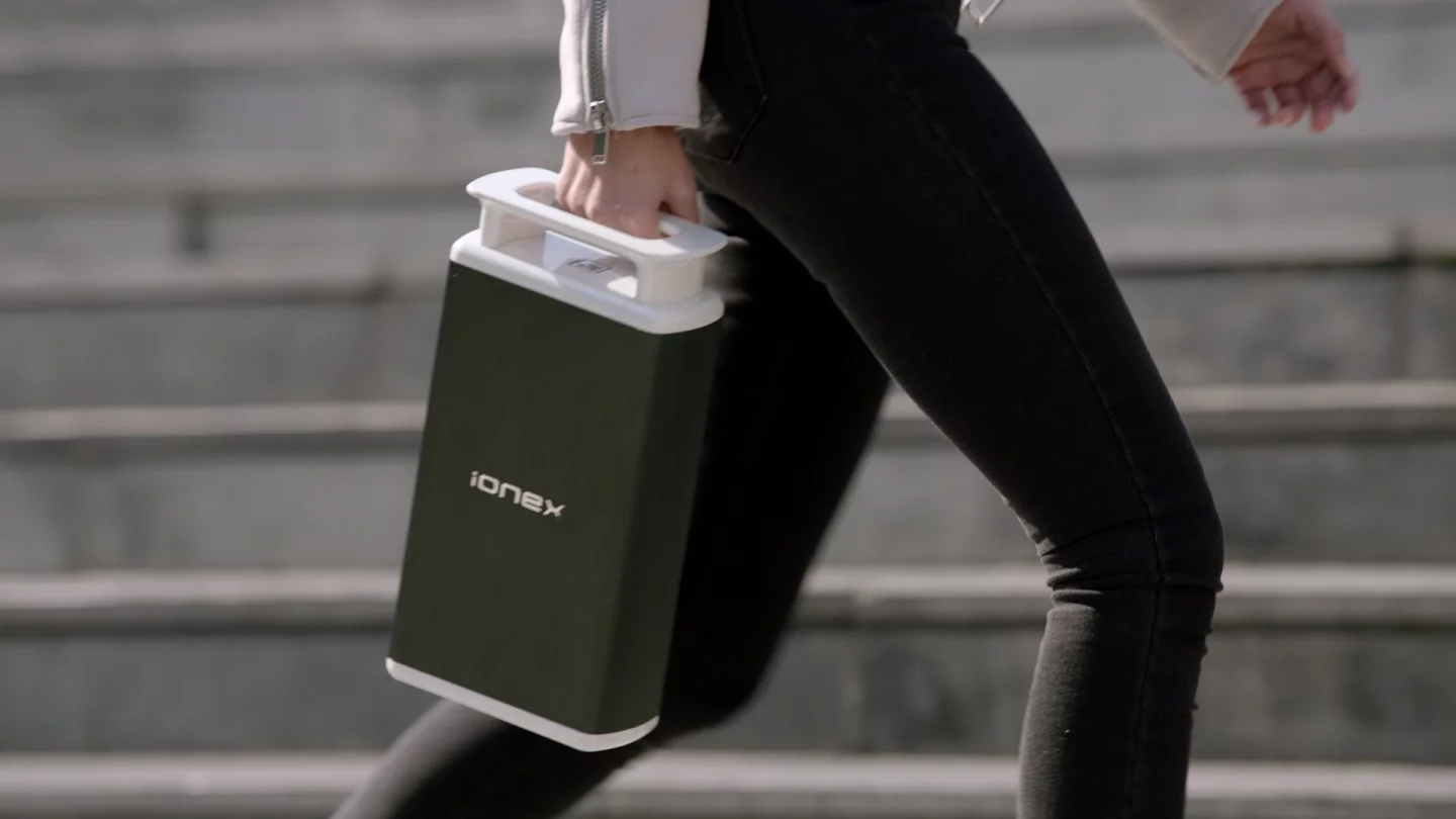 The removable batteries of the 2018 KYMCO Ionex are supposed to be easy to carry by hand