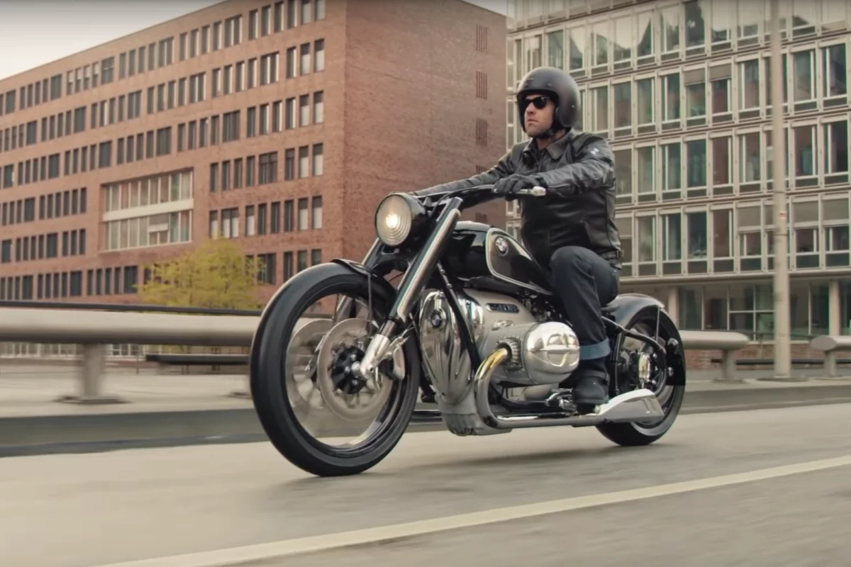 Harley still rules the cruiser marketplace globally, having sold 228,000 hogs last year, compared to BMW's worldwide sales of 165,000 motorcycles across myriad segments ... but the new BMW 1.8 liter boxer engine seems to fulfill all the criteria required to give both Harley and Indian a run for their money.