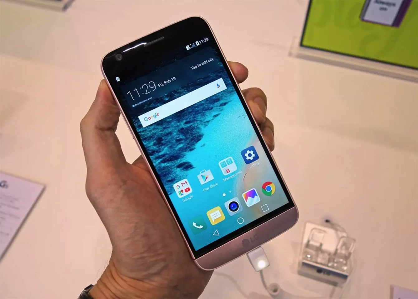 LG has taken the wrappers off its 2016 flagship at Mobile World Congress