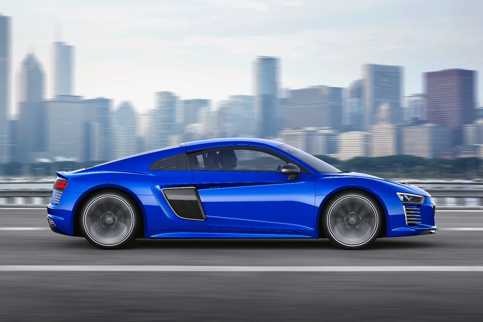 R8 e-tron piloted concept