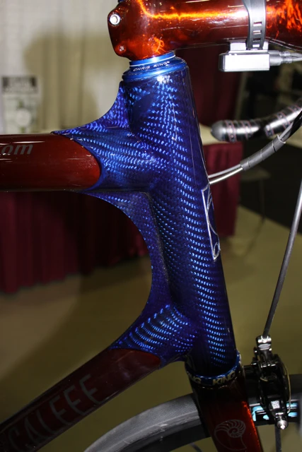 Check out the carbon lugs on this bike by Calfee Design (Photo: Ben Coxworth/Gizmag.com)