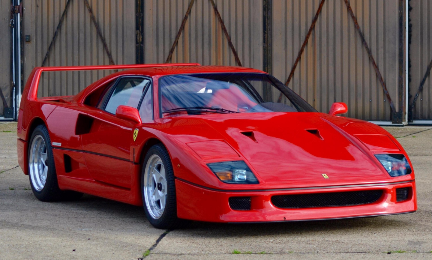 This 1990 Ferrari F40 Berlinetta has an estimated price of $1,000,000 to $1,200,000