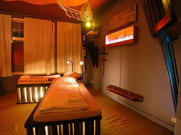 Day Spa-themed room at Propeller Island City Lodge