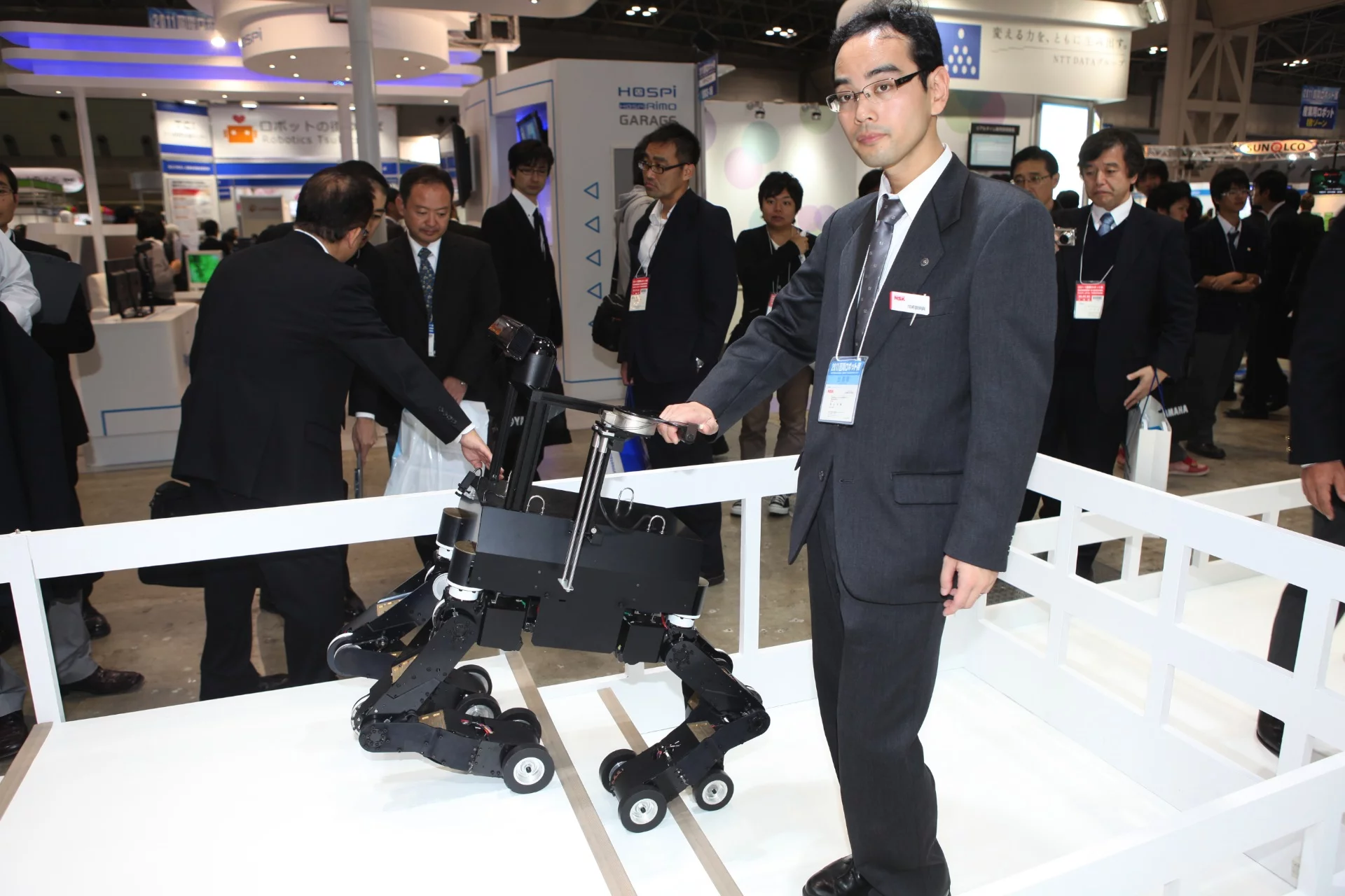 The NSK robot guide dog (Photo: gizmag.com)