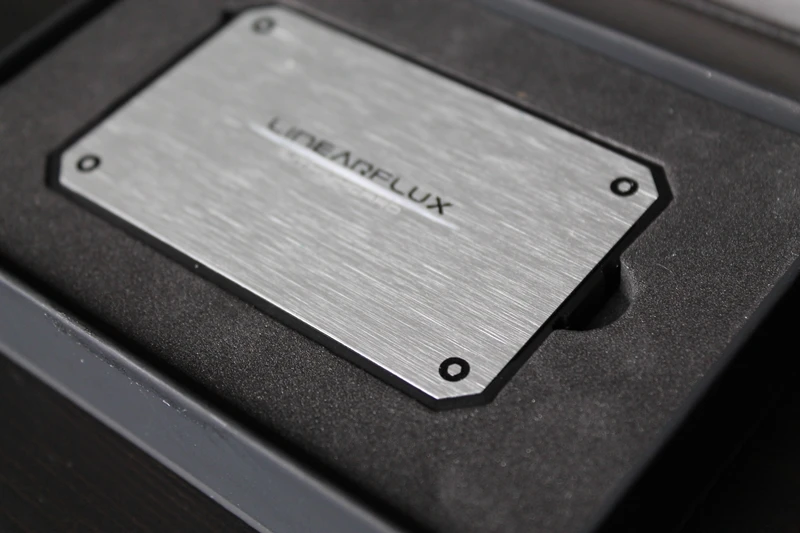 The device is self contained with no extra cables required