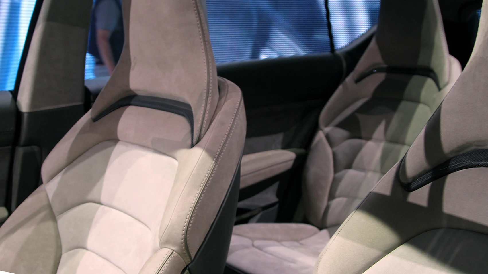 The Ford S-Max Concept boasts soft leather