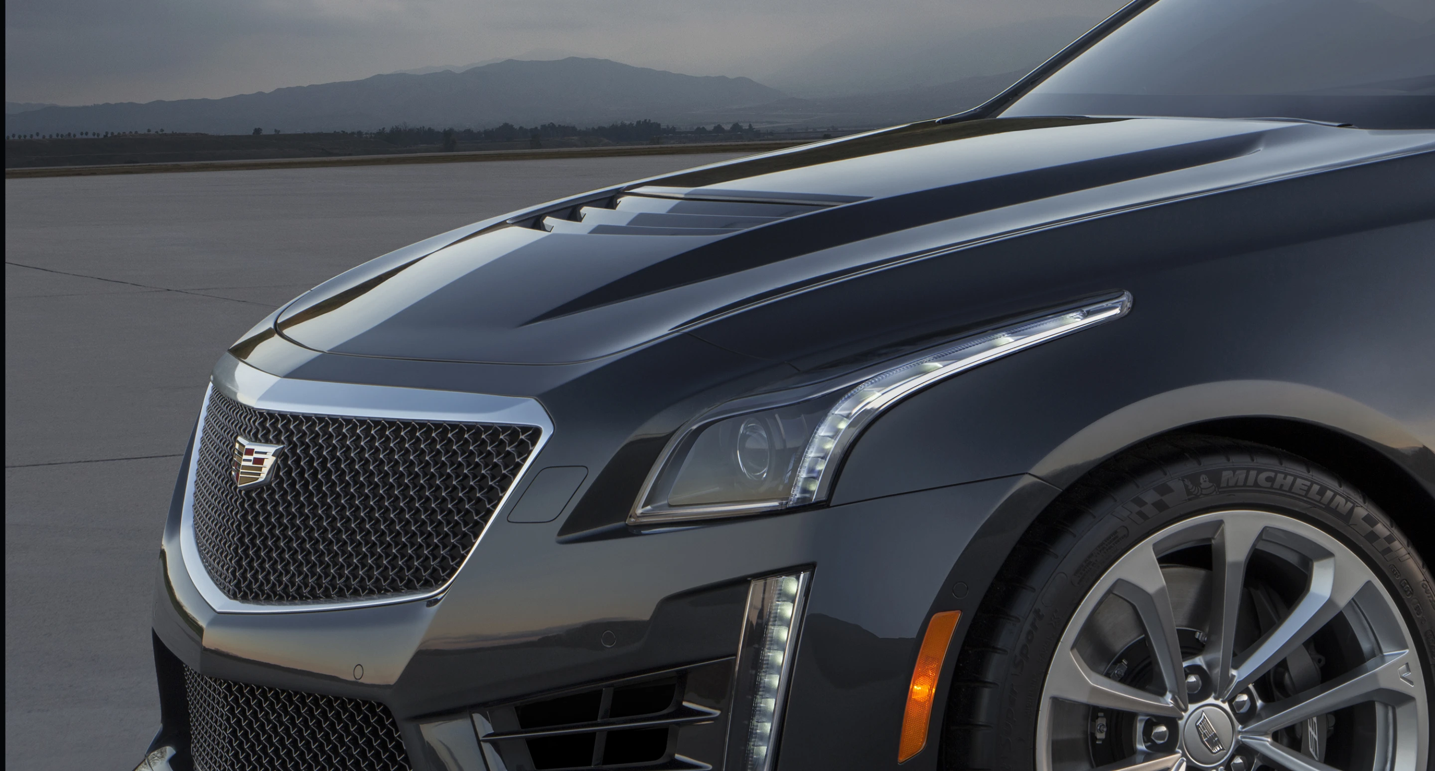The CTS-V's bonnet is carbon fiber