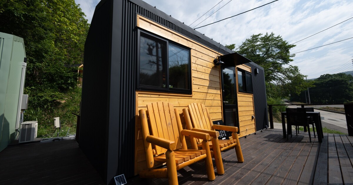 Japanese Mizuho tiny house squeezes work and living spaces into just 21 ft Japanese Mizuho tiny house squeezes work and living spaces into just 21 ft