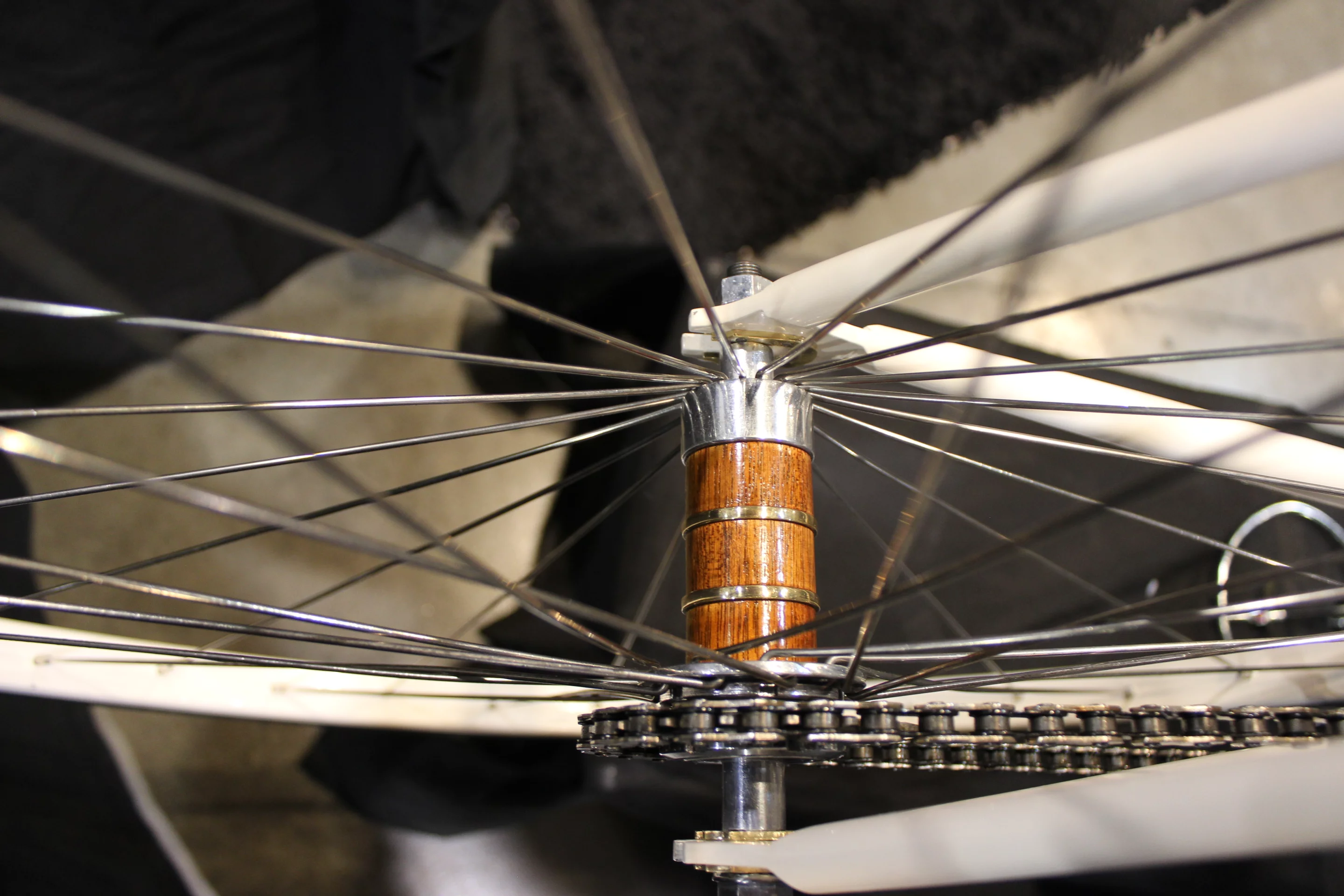 The Cykelmageren bike also features this wood-bodied rear hub