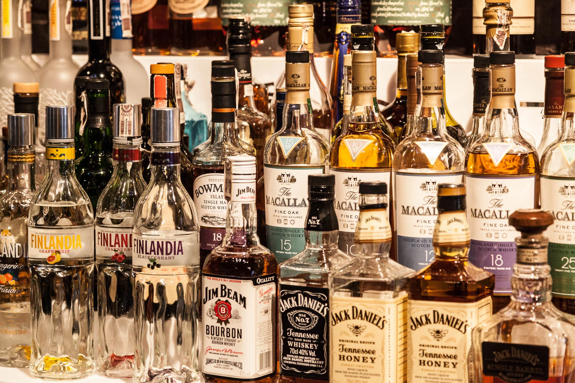 Blow Up Hall: stunning bar (Photo: Loz Blain/gizmag.com)