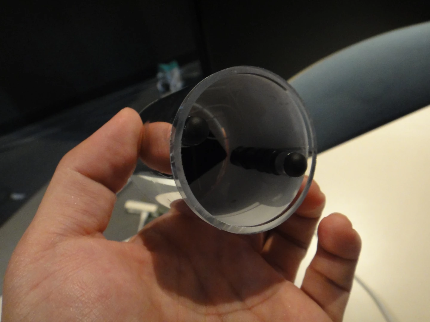 Inner workings of mirror cylinder (Photo: DigInfo)