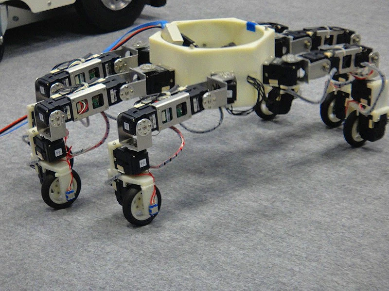Asterisk with wheeled legs