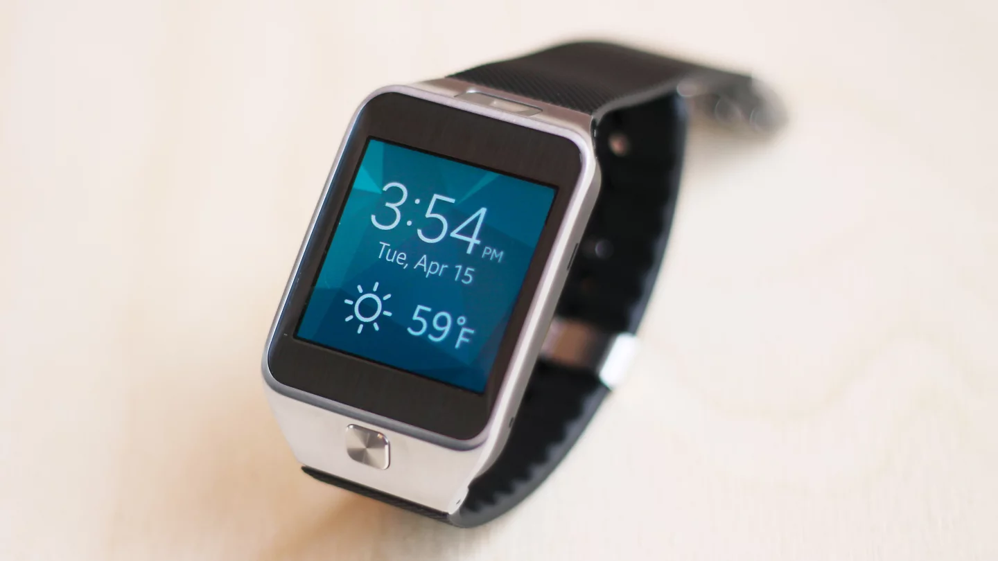 The Gear 2 has the same size (1.63-in) and resolution (320 x 320) screen as the Galaxy Gear had