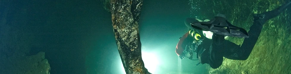 Cave divers braving the cold conditions are promised a "spectacular scenery" experience (image: Sala Silvermine)