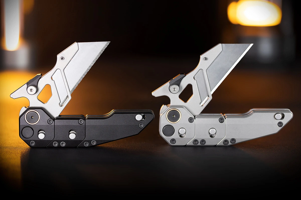 The Modulus can be had in sandblasted titanium and black finishes, and you can mix and match segments between them for a unique look