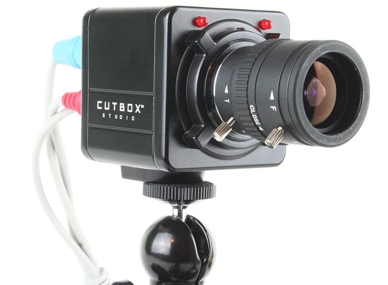 Just like in a real TV studio, red LED tally lights on the CutBox cameras indicate which one is currently selected
