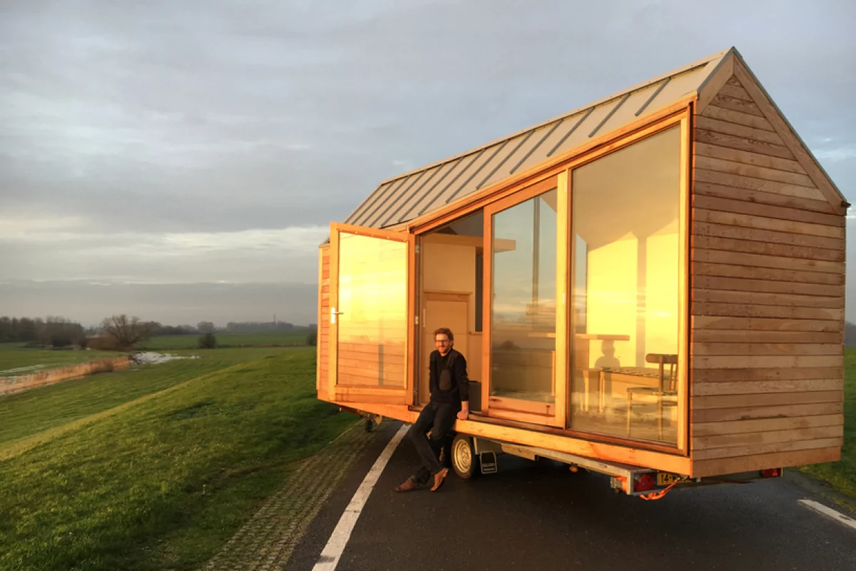 Dutch designer and tiny house enthusiast Daniel Venneman has recently completed a new tiny home on wheels