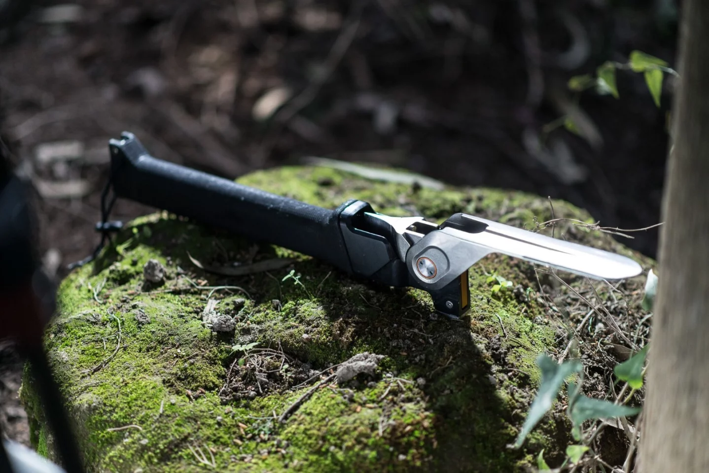 The spade can be used for shovel or pick tasks