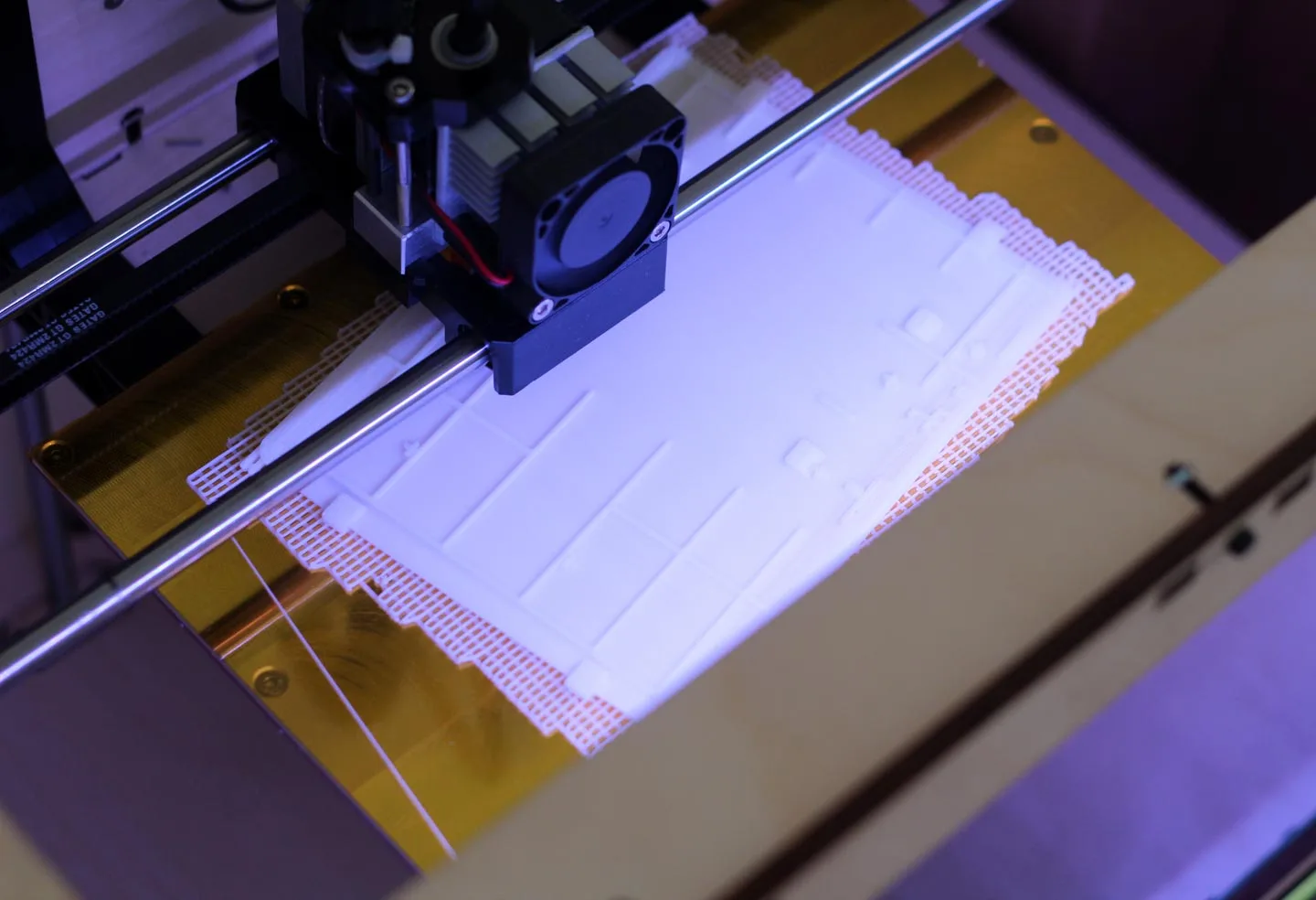 Plugg was designed and constructed with the use of 3D printing, laser cutting, and hacked electronics (Photo: Skrekkøgle)
