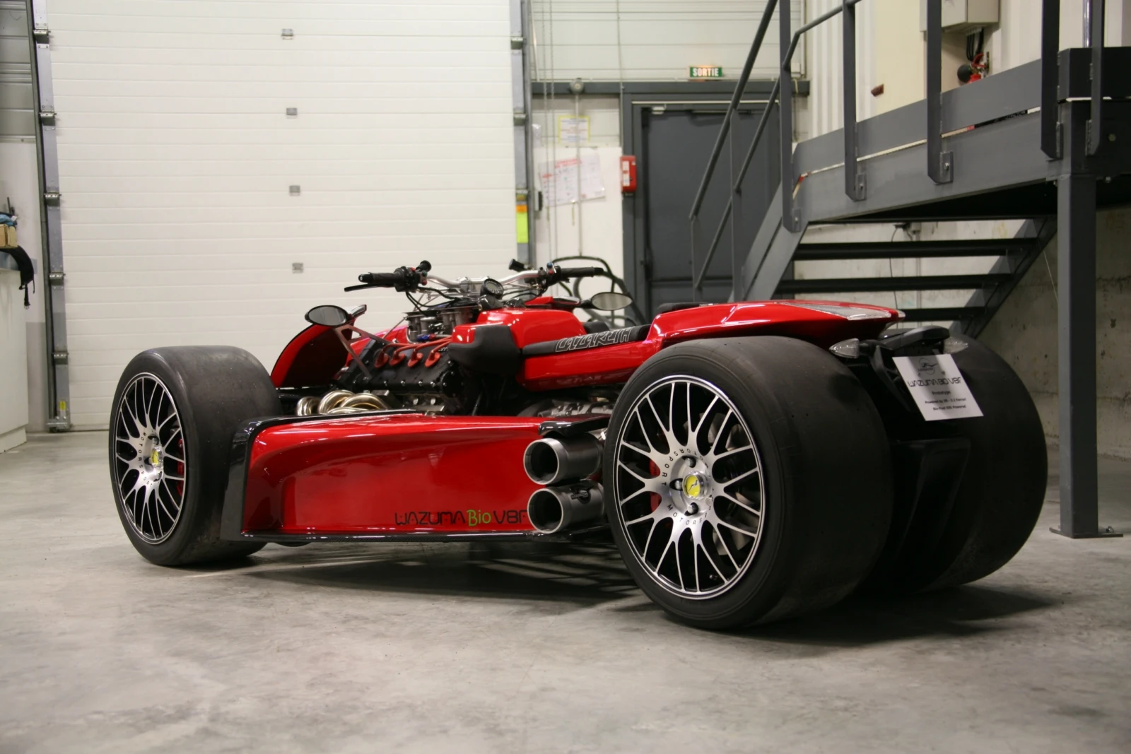 The W-shaped Wazuma V8F has 18-inch rims with 285-30ZR18 slick tires at the front and 315-30ZR18 slicks at the rear