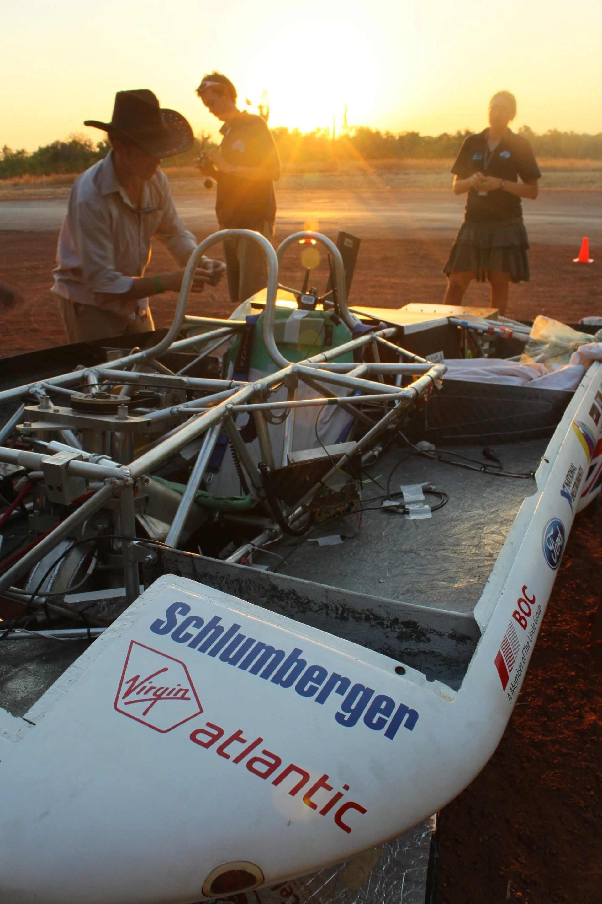 Cambridge students battle the Australian heat and a few technical problems during the 2009 race (Image: Cambridge University Eco Racing)