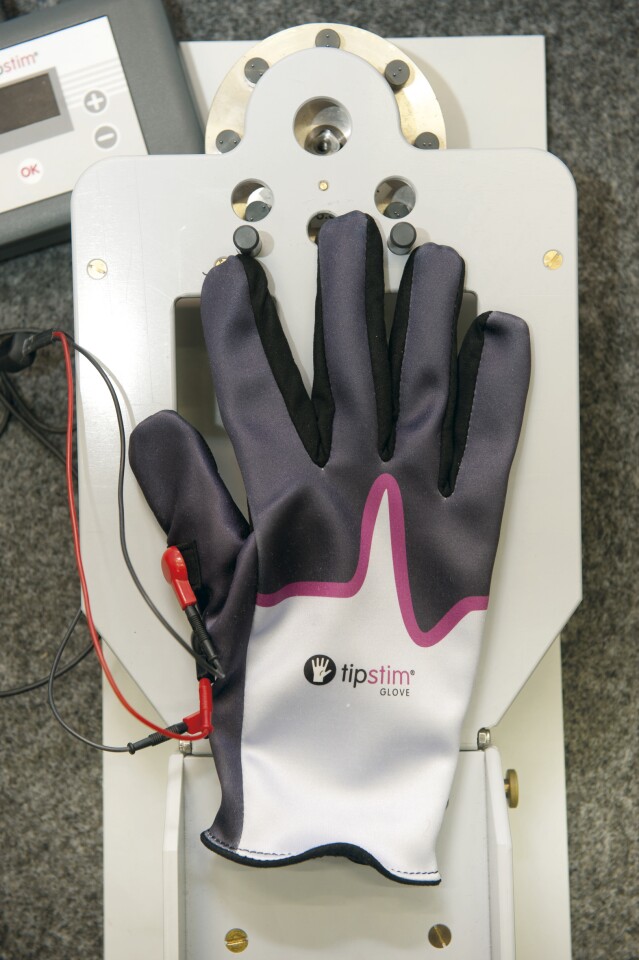 Glove delivers electrical pulses to improve touch for stroke victims