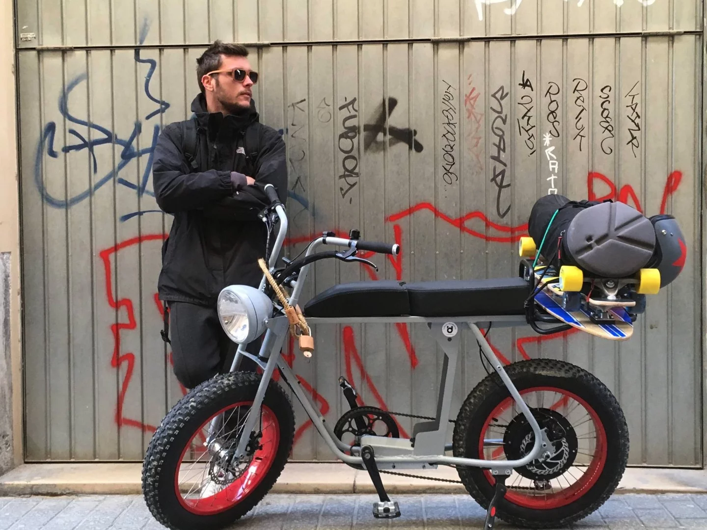 With up to around 400 lb of payload, the Moke can haul some gear when it needs to