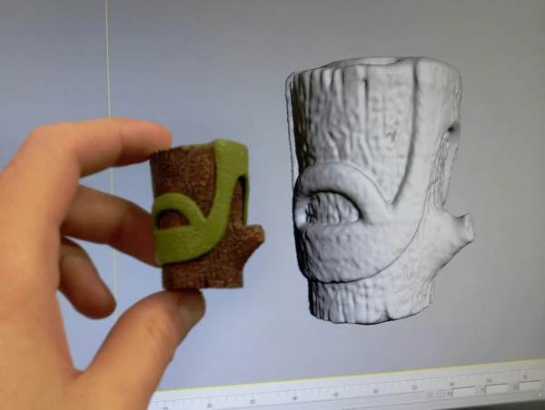 A tree sculpture scanned by Matterform's Photon 3D scanner