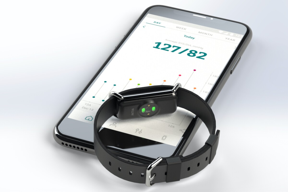 The Aktiia bracelet works with an accompanying app