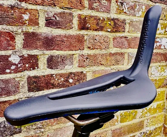 The SaddleSpur features polyurethane padding, a pressure relief channel, aluminum rails and a claimed weight of 310 grams (11 oz)