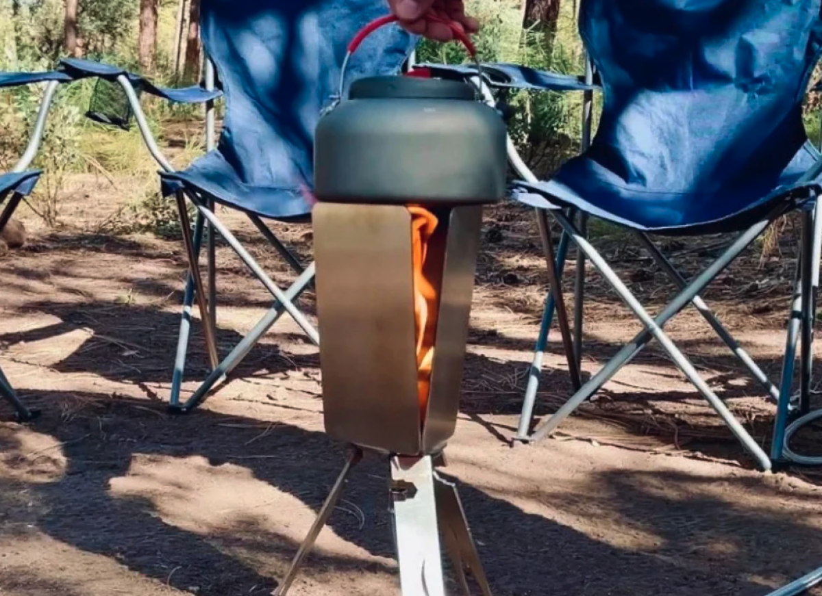 A Portable Camping Torch Replaces the Traditional Campfire with a Blazing Inferno ?url=http%3A%2F%2Fnewatlas Brightspot.s3.amazonaws.com%2F7a%2F15%2F47bf16144b7e98103cbce4c7ed36%2Fscreenshot 2024 06 21 At 1.18.38%E2%80%AFPM