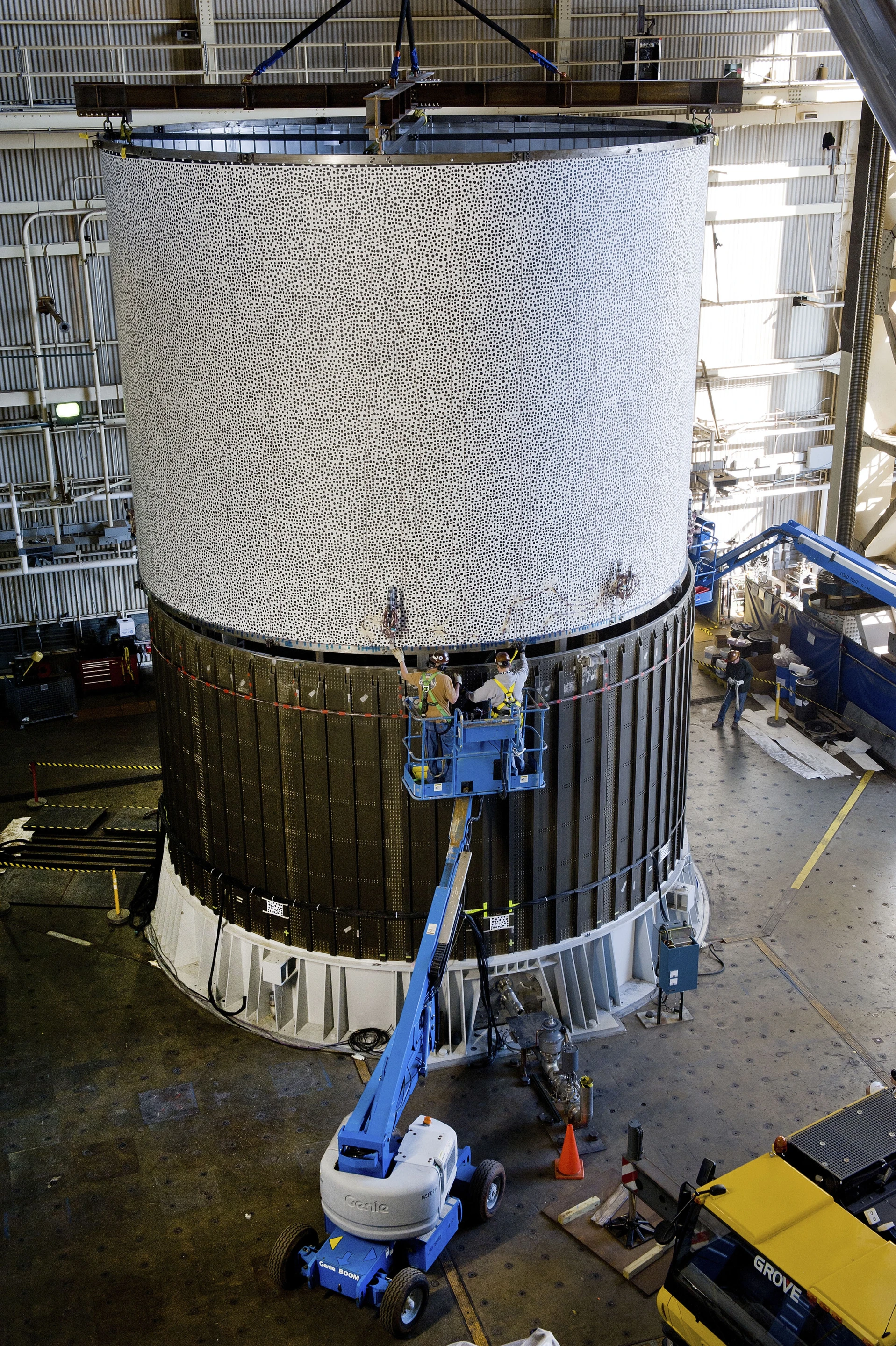 The aluminum-litium tank was subjected to almost one million lb of force (Image ASA/Fred Deaton)