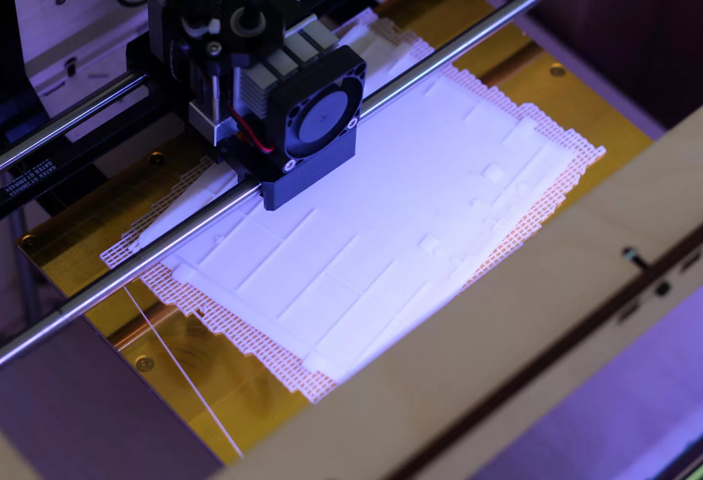 Plugg was designed and constructed with the use of 3D printing, laser cutting, and hacked electronics (Photo: Skrekkøgle)