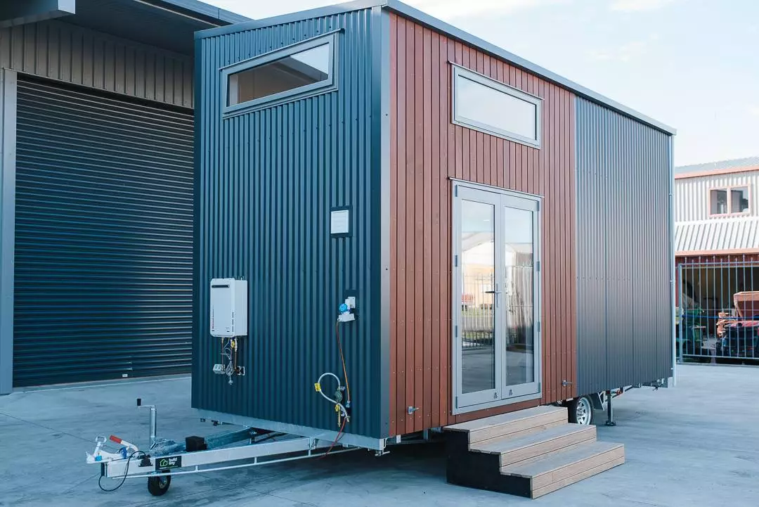 The Larissa and Tyler Tiny House cost roughly NZD 110,000 (US$71,600)